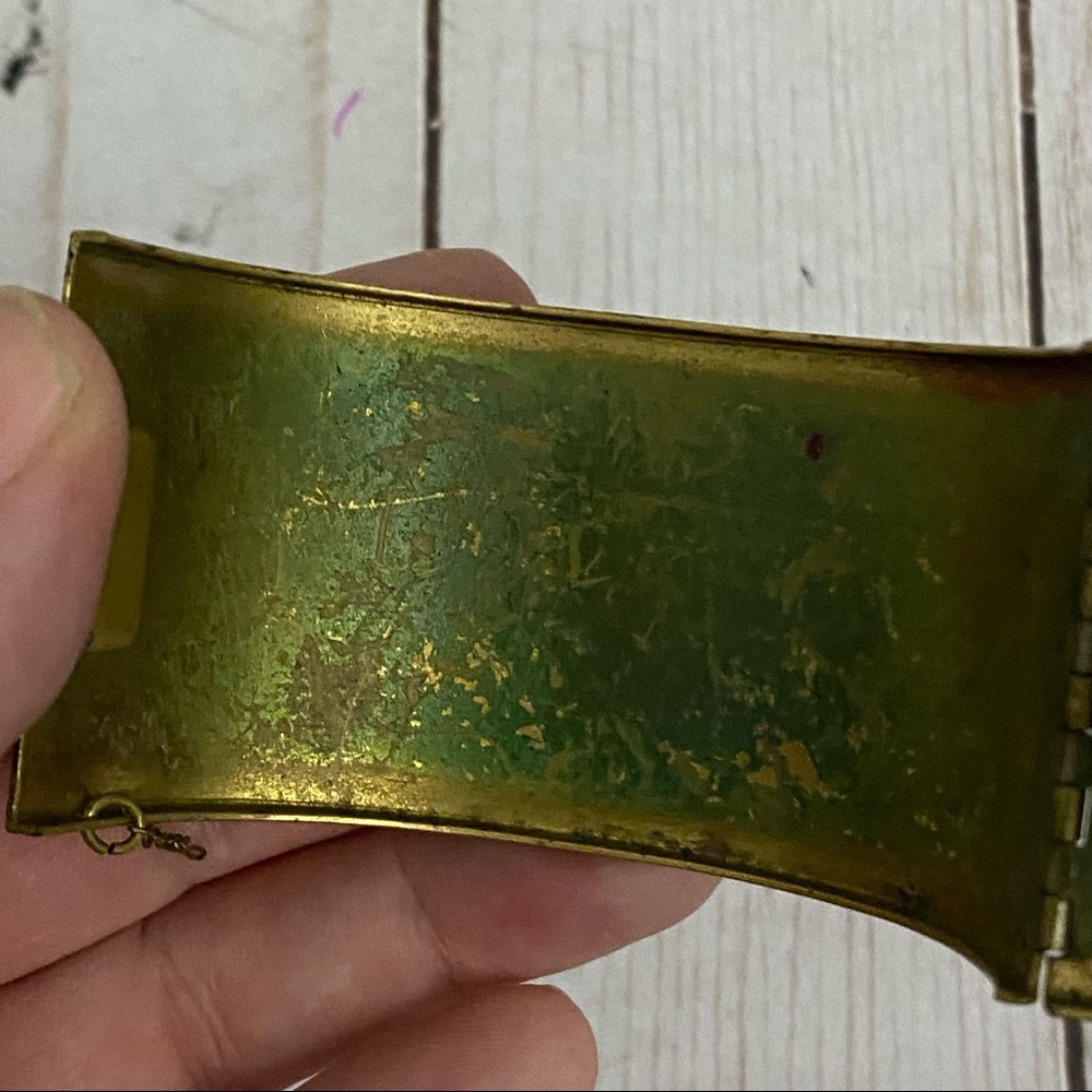 Vintage Goldtone Floral Cuff Bracelet - Picture 11 of 15